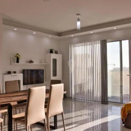 Lovely 1-bedroom Penthouse With Bbq Area 公寓 *