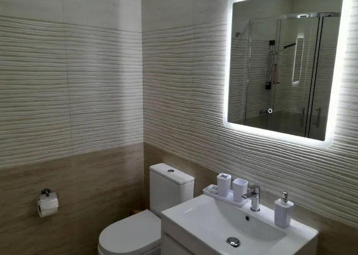 Lovely 1-bedroom Penthouse With Bbq Area * Qala