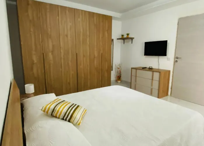 Lovely 1-bedroom Penthouse With Bbq Area