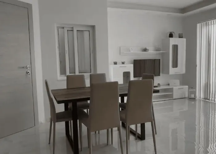 Lovely 1-bedroom Penthouse With Bbq Area *